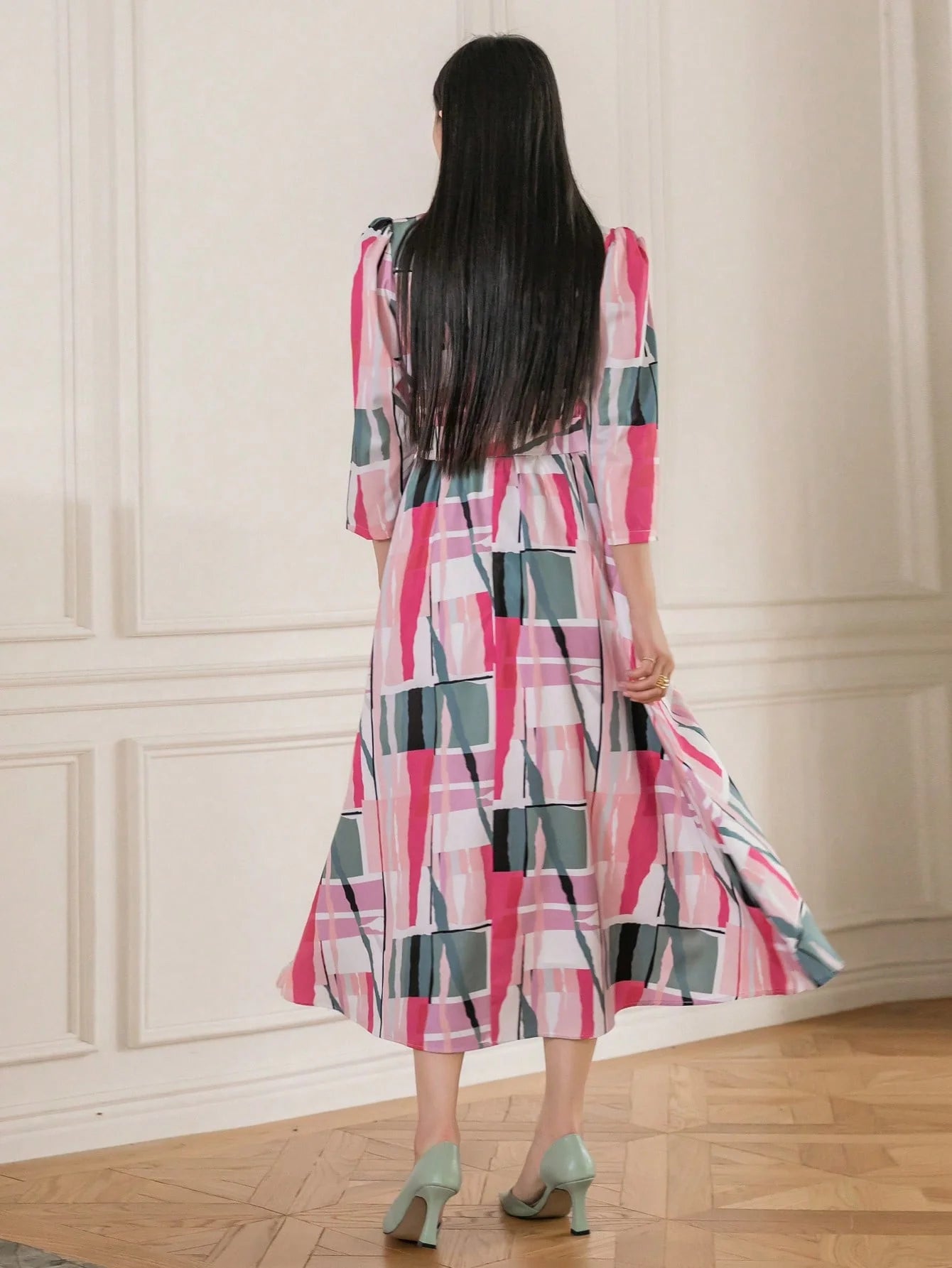 CM-DS694159 Women Casual Seoul Style Geometric Print Round Neck Belted Dress