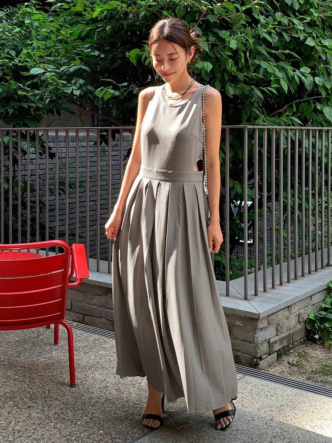 CM-DS286867 Women Casual Seoul Style Round Neck Sleeveless Solid Pleated Hem Dress - Gray