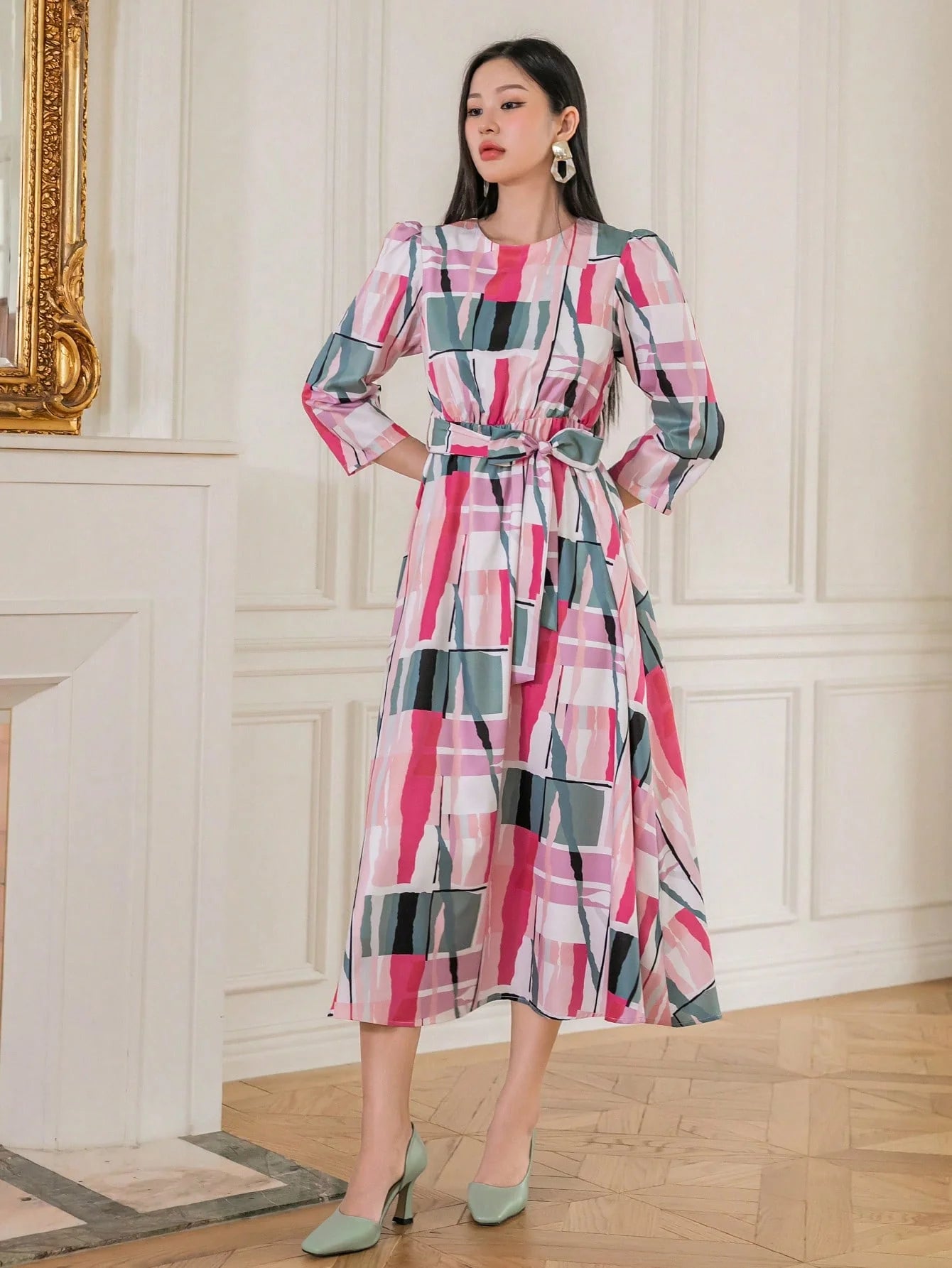 CM-DS694159 Women Casual Seoul Style Geometric Print Round Neck Belted Dress