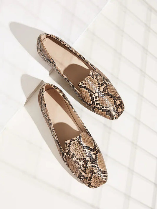 CM-SHS717315 Women Casual Seoul Style Square Toe Snakeskin Print Flats
