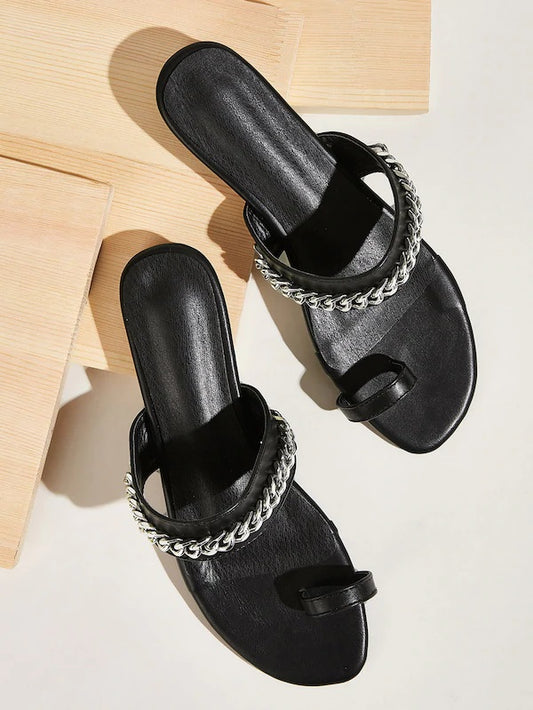 CM-SHS906870 Women Casual Seoul Style Toe Ring Chain Decor Flat Sliders - Black