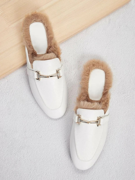CM-SHS023769 Women Elegant European Style Round Toe Faux Fur Flat Mules - White
