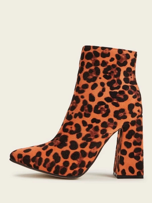 CM-SHS111916 Women Elegant Seoul Style Point Toe Leopard Chunky Heeled Boots