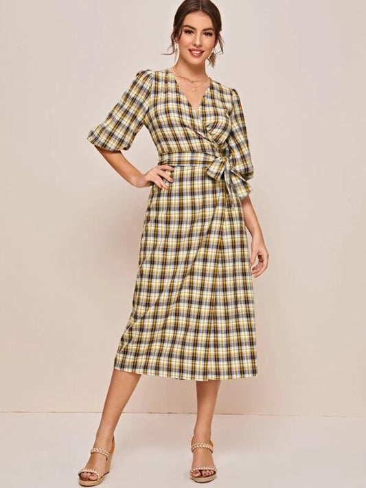 CM-DS218676 Women Casual Seoul Style V-Neck Puff Short Sleeve Tie Waist Plaid Wrap Dress