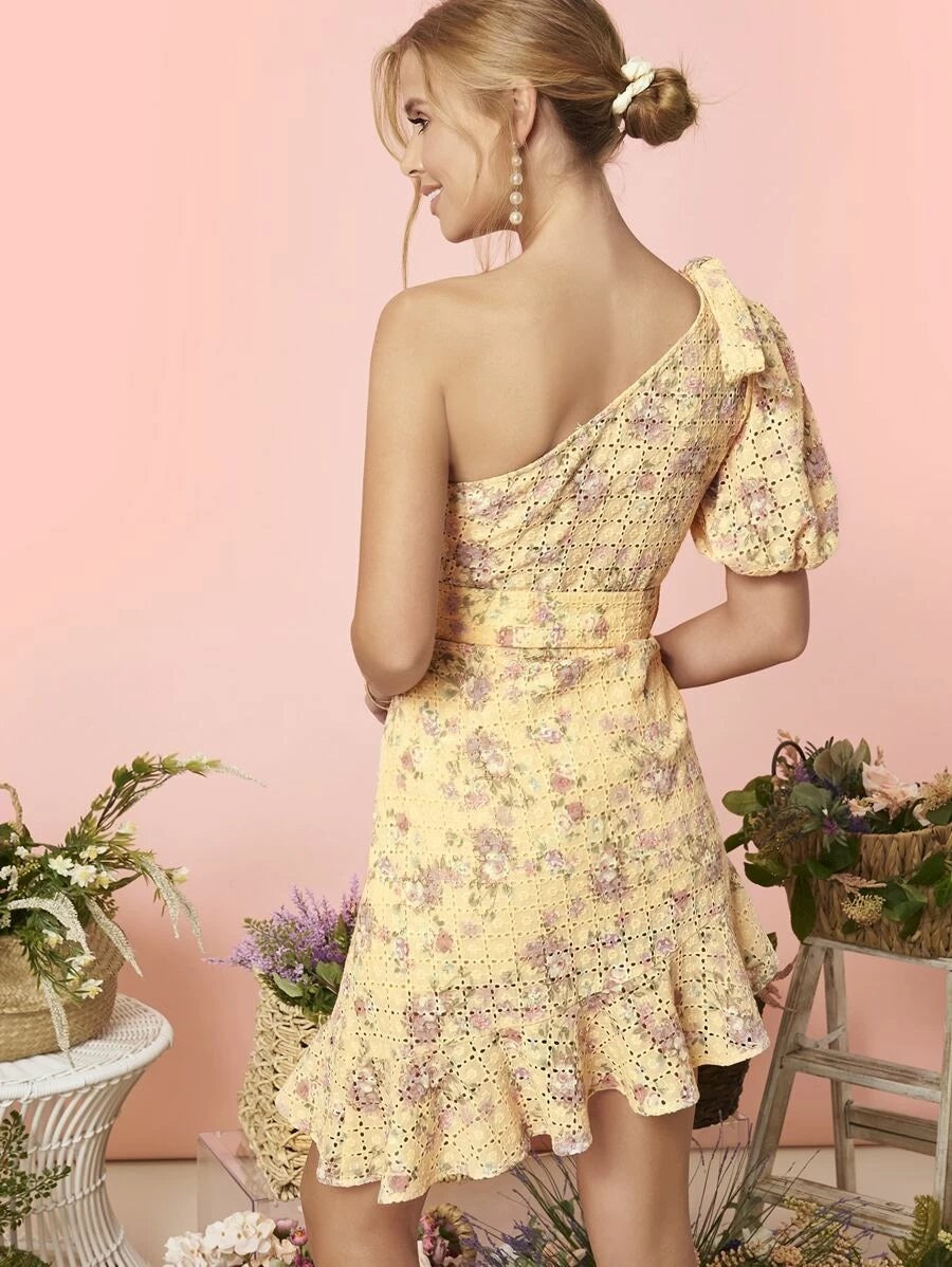 CM-DS302929 Women Trendy Bohemian Style One Shoulder Asymmetrical Ruffle Hem Belted Schiffy Dress