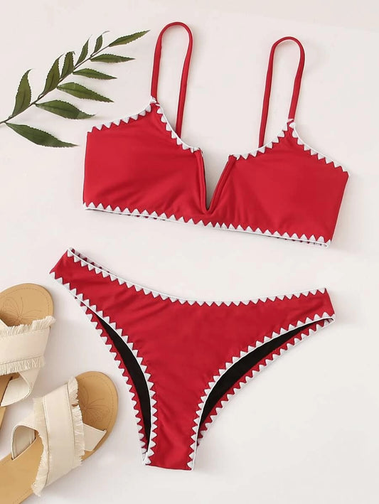 CM-SWS427884 Women Trendy Seoul Style V-Neck Wired Contrast Trim Bikini Swimsuit - Red
