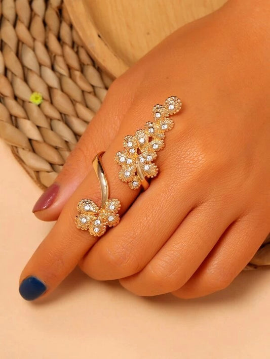 CM-AXS529010 Women Trendy Seoul Style Rhinestone Floral Decor Ring - Gold