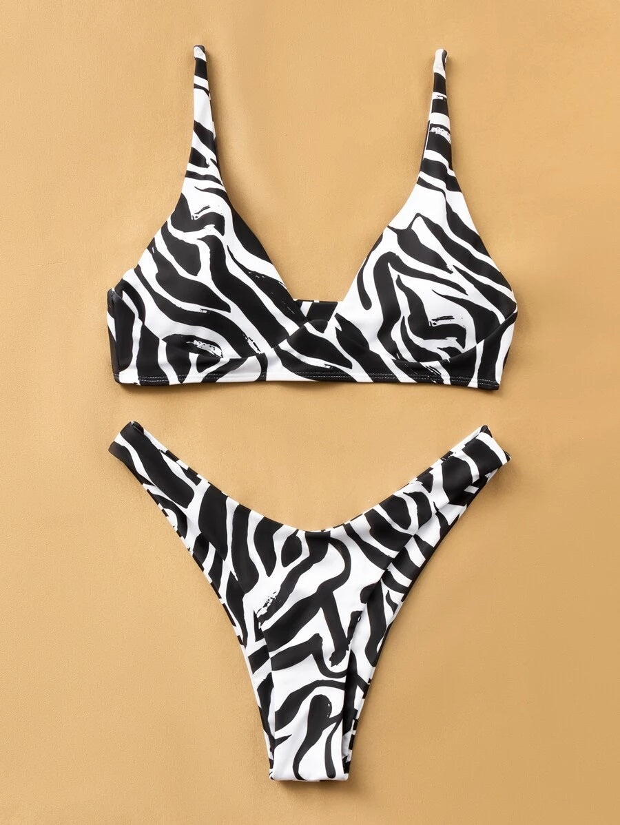 CM-SWS609369 Women Trendy Seoul Style Zebra Stripe High Cut Bikini Swimsuit