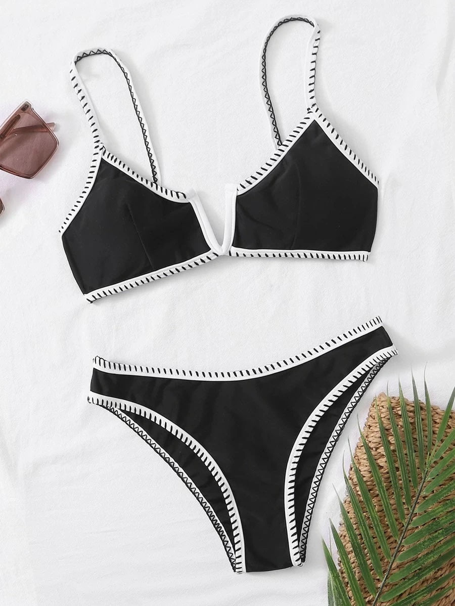CM-SWS611627 Women Trendy Seoul Style Whip Stitch V-Wired Bikini Swimsuit - Black