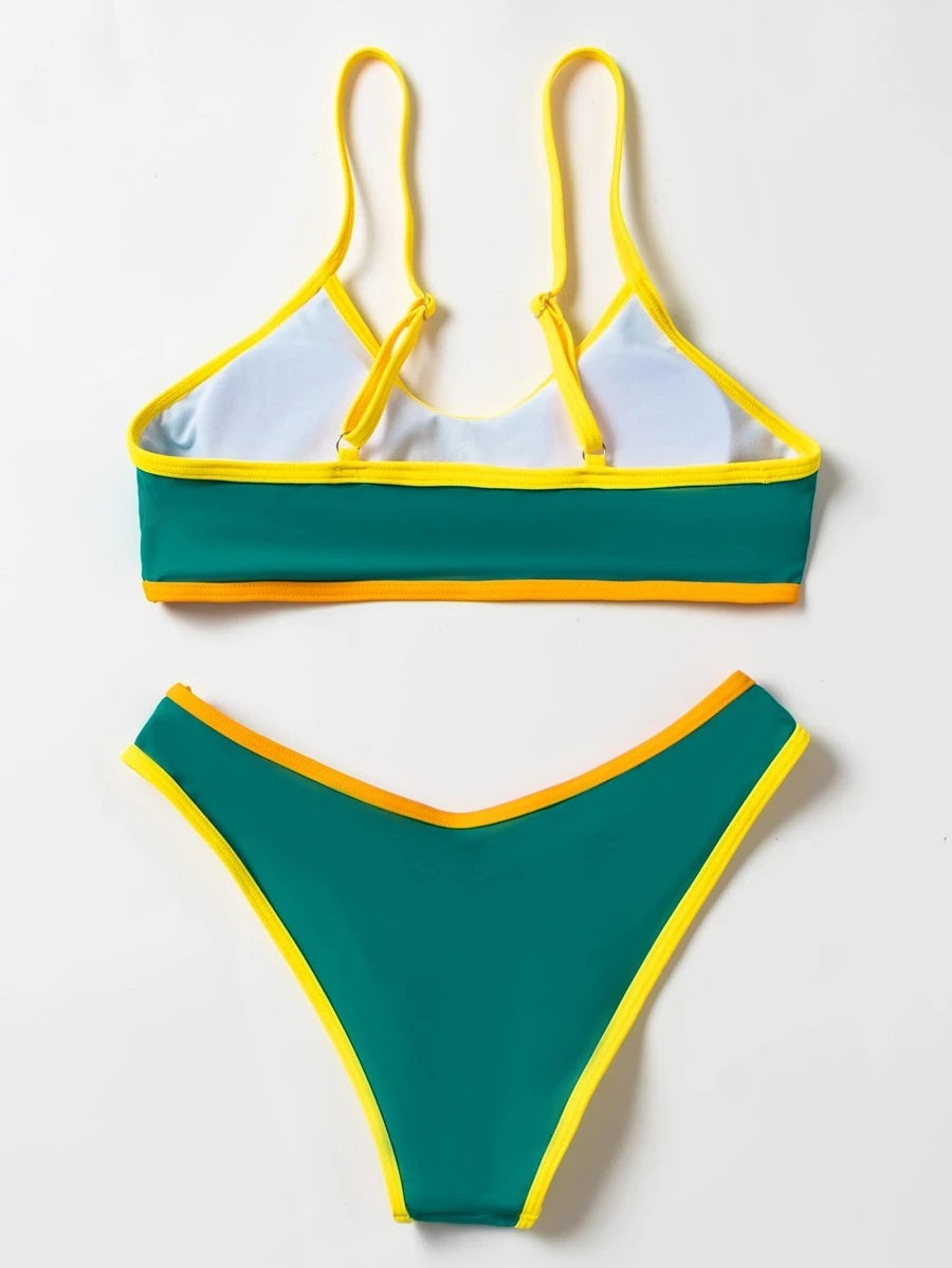 CM-SWS811965 Women Trendy Seoul Style Contrast Binding High Cut Bikini Swimsuit - Green