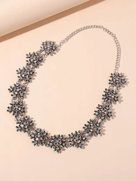 CM-AXS825986 Women Trendy Seoul Style Floral Decor Necklace - Silver