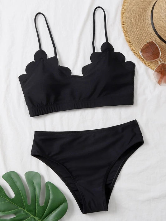 CM-SWS909161 Women Trendy Seoul Style Scalloped Trim Bikini Swimsuit - Black