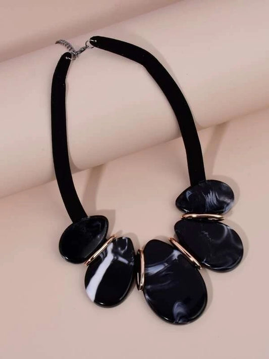 CM-AXS009271 Women Trendy Seoul Style Acrylic Waterdrop Decor Necklace - Black