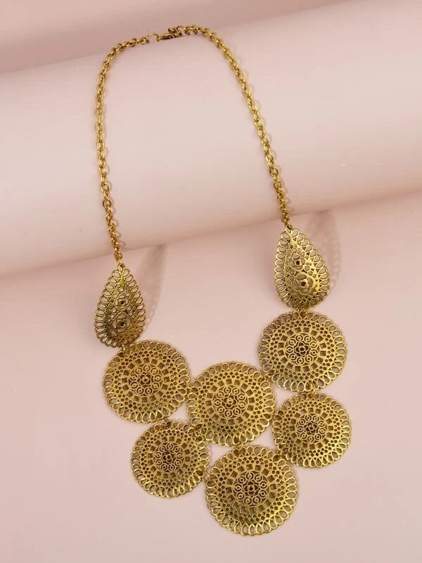 CM-AXS014571 Women Trendy Seoul Style Hollow Out Round Decor Necklace