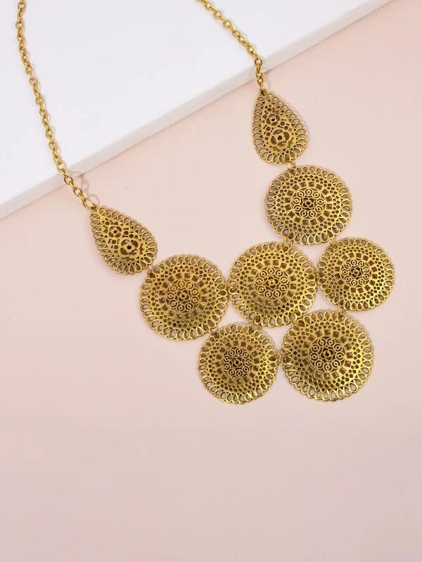 CM-AXS014571 Women Trendy Seoul Style Hollow Out Round Decor Necklace