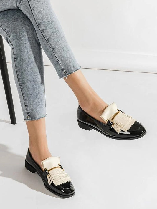 CM-SHS125020 Women Elegant Seoul Style Metal Decor Fringe Design Flats