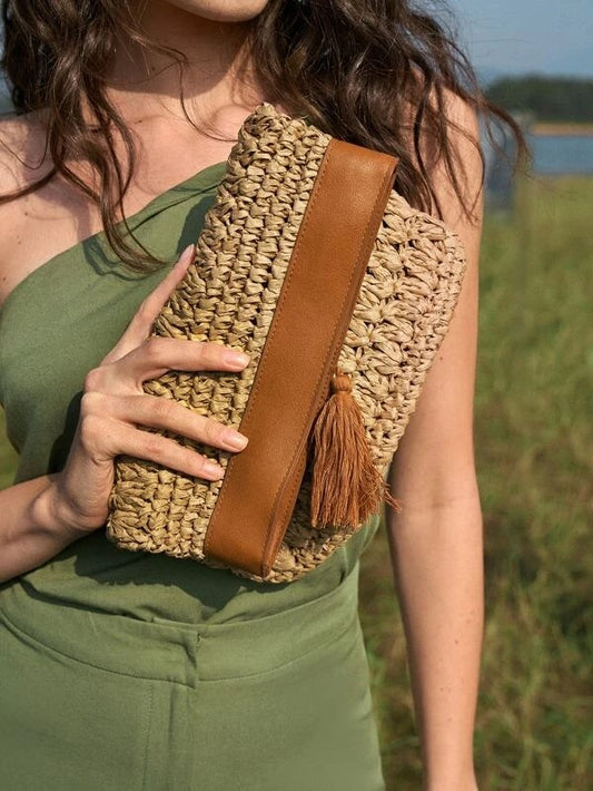 CM-BGS217830 Women Trendy Seoul Style Tassel Decor Straw Clutch Bag - Khaki