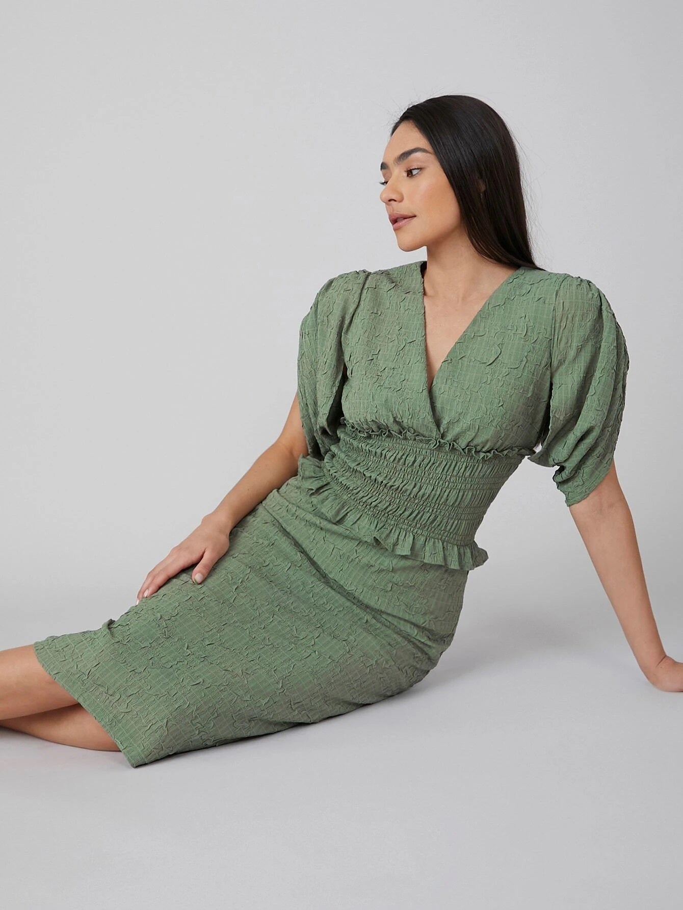 CM-ES114471 Women Elegant Seoul Style V-Neck Puff Sleeve Ruched Fitted Dress - Green