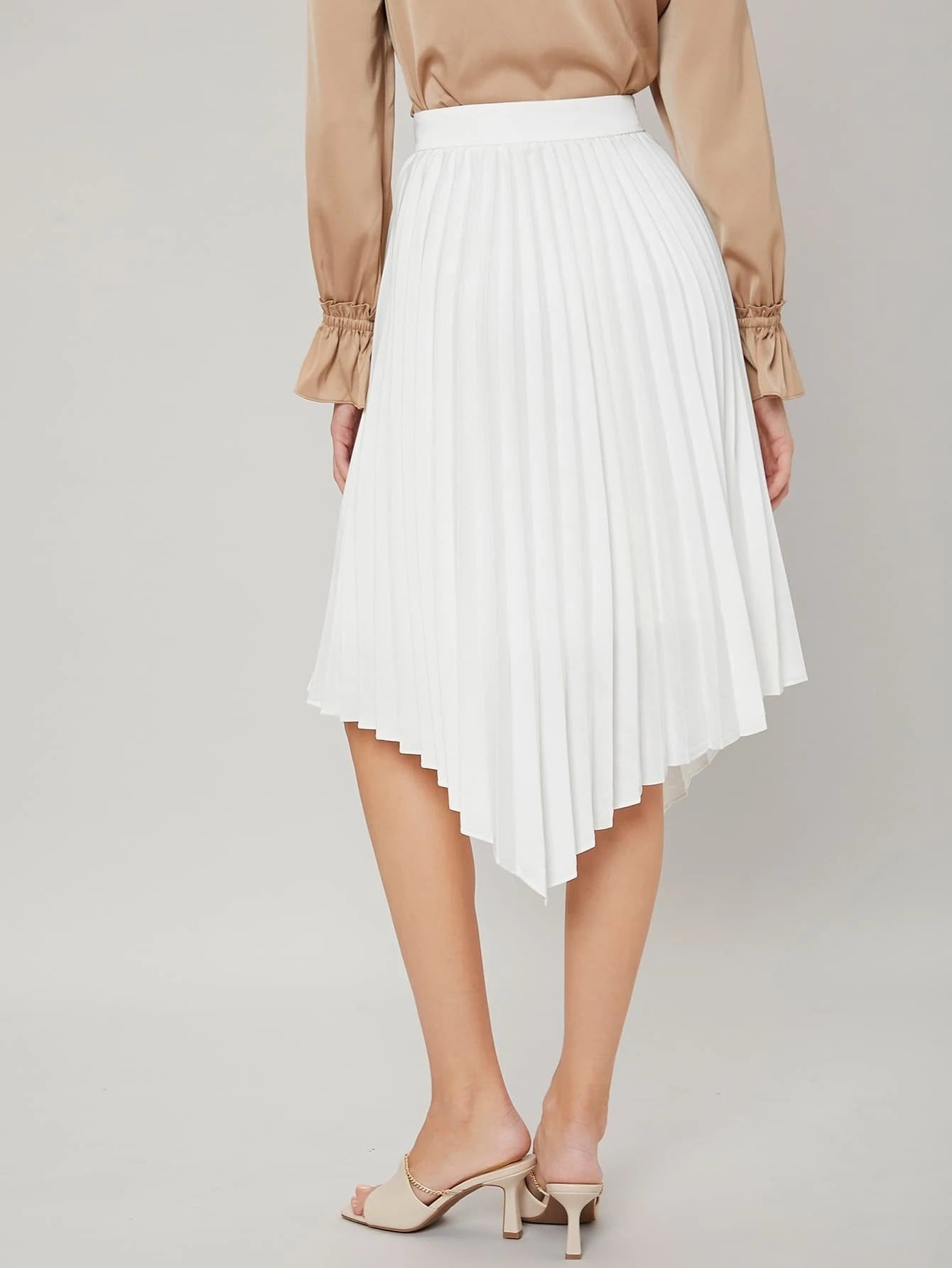 CM-BS219396 Women Elegant Seoul Style High Waist Asymmetrical Pleated Skirt - White