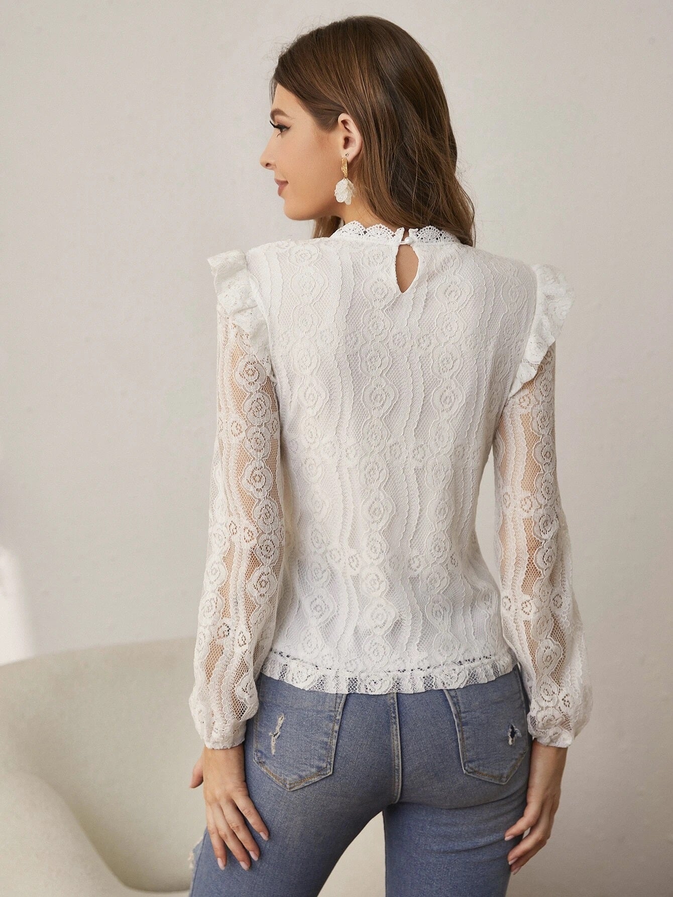 CM-TS761147 Women Elegant Seoul Style Scallop Trim Guipure Lace Blouse - White