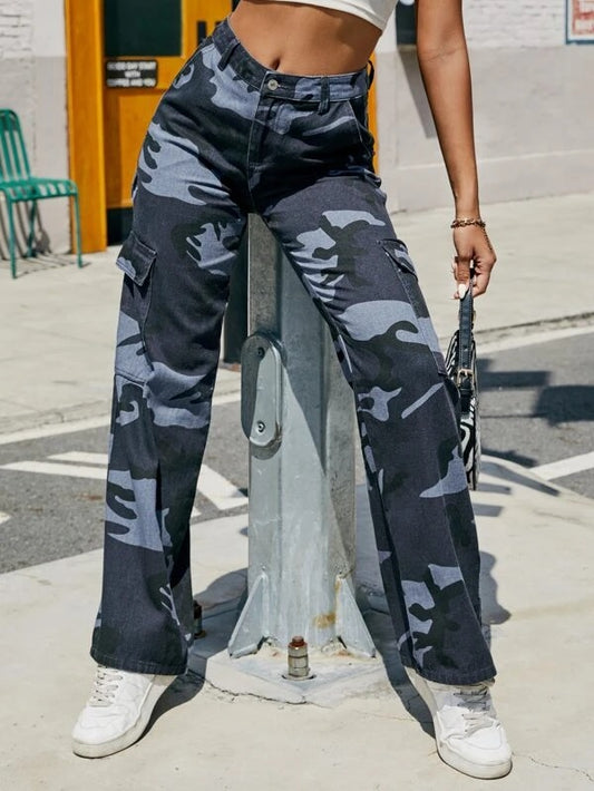 CM-BS193039 Women Casual Seoul Style Camo Print Flap Pocket Cargo Jeans