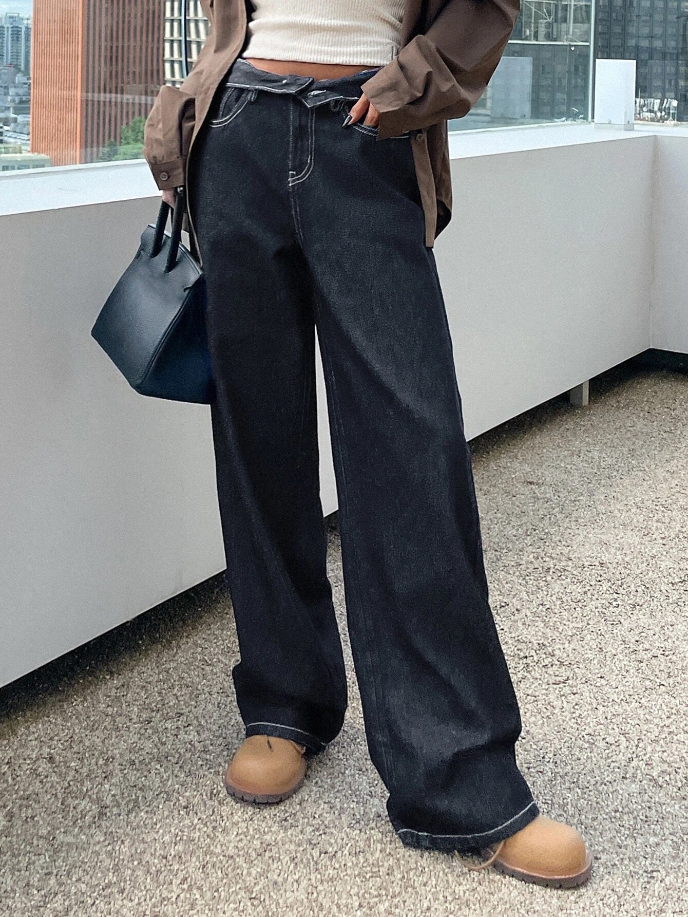 CM-BS608811 Women Casual Seoul Style Top-Stitching Slant Pocket Straight Leg Jeans