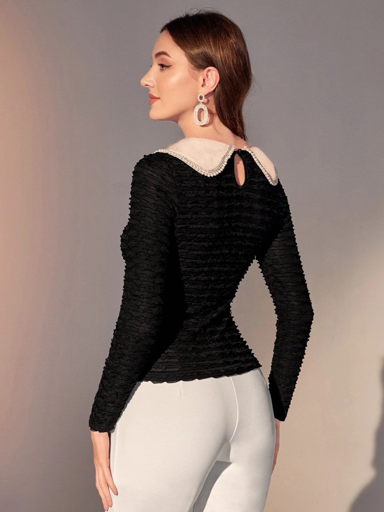 CM-TS680988 Women Elegant Seoul Style Petter Pan Collar Pearls Detail Textured Tee
