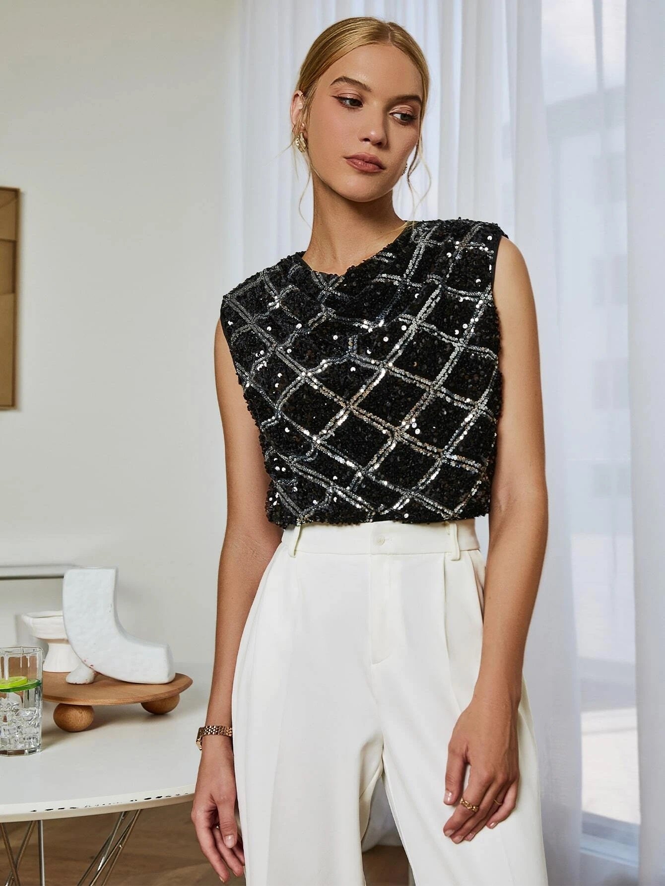 CM-TS017201 Women Elegant Seoul Style Sleeveless Contrast Sequin Tank Top - Black