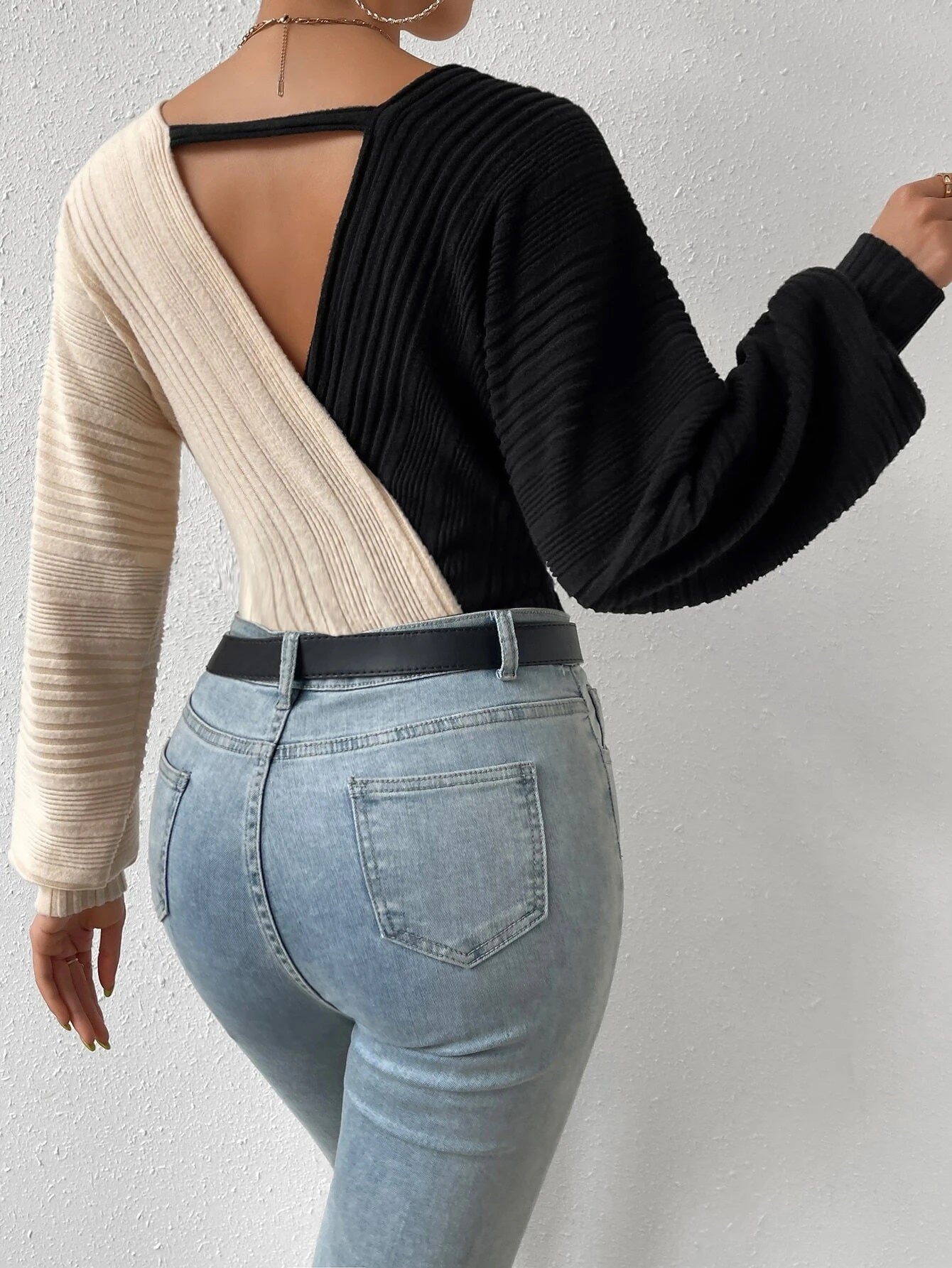 CM-TS407195 Women Casual Seoul Style Deep V-Neck Two Tone Surplice Neck Bodysuit