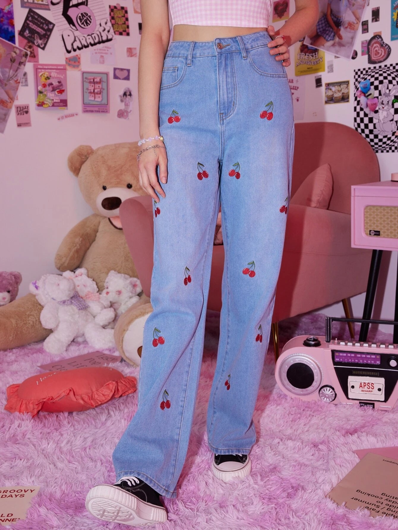 CM-BS634291 Women Elegant Seoul Style Sweetness Cherry Embroidery Jeans