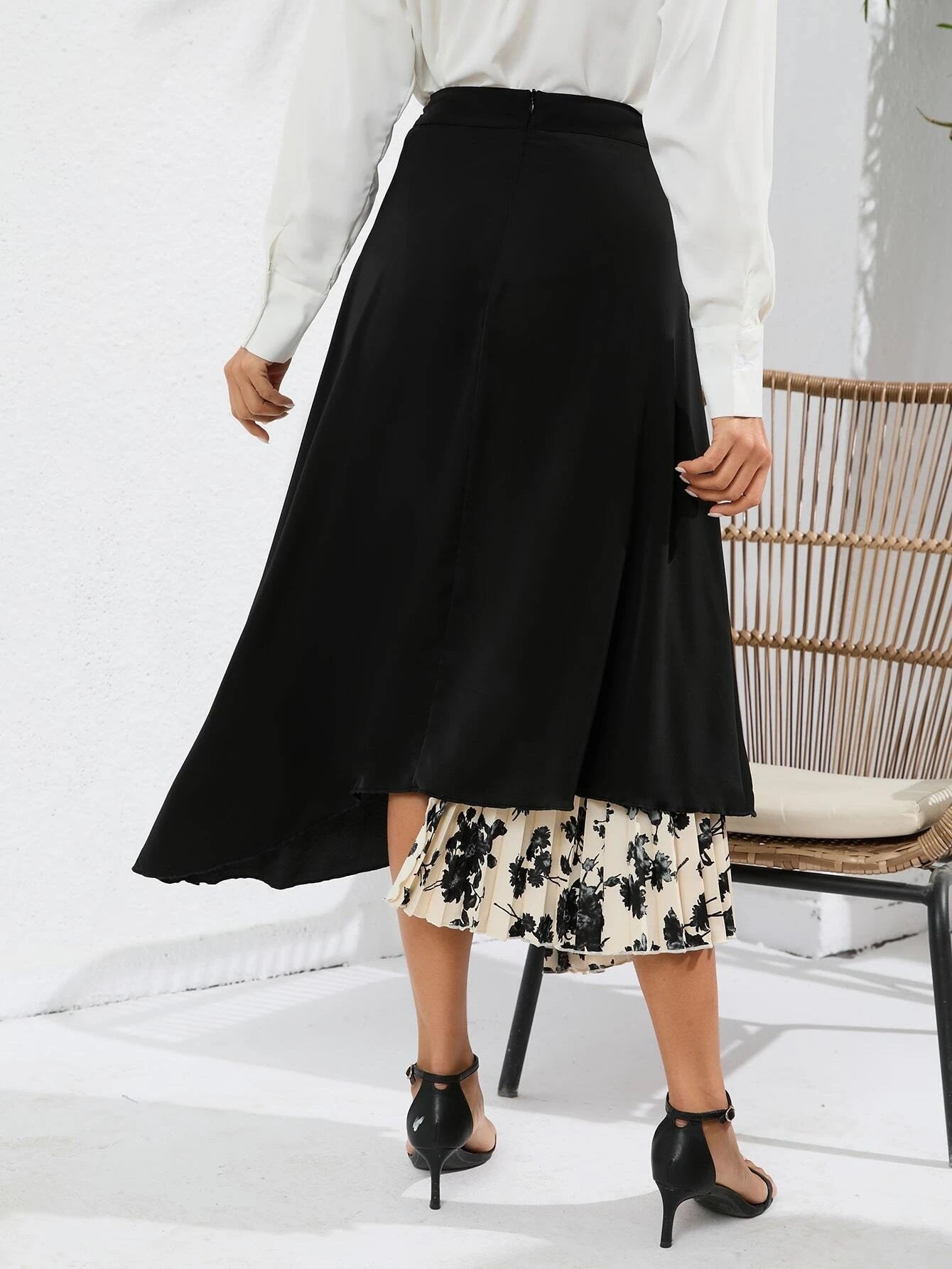 CM-BS580807 Women Trendy Bohemian Style Floral Print Asymmetrical Hem Skirt - Black