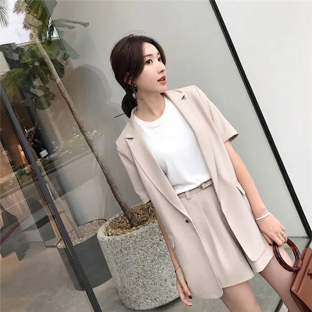 CM-SF061504 Women Seoul Style Tailored Collar One Button Top With  Short Pants - Set