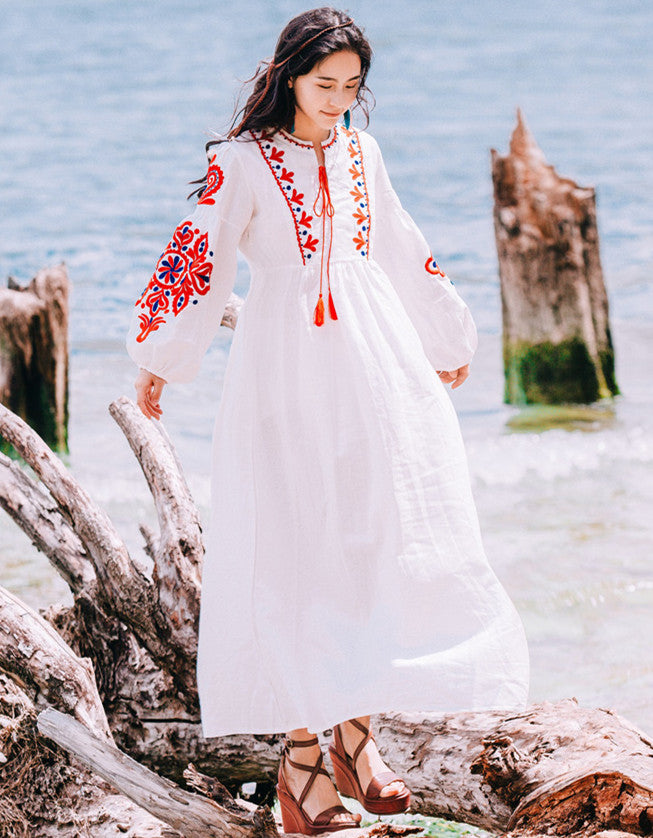 CM-DF080827 Women Retro Style Floral Embroidery Loosen Linen Maxi Dress - White