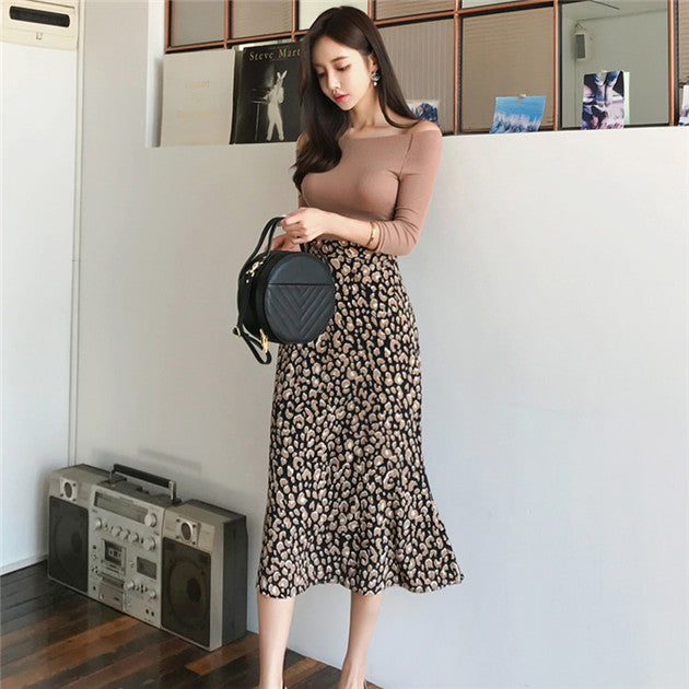 CM-SF082216 Women Casual Boat Neck Knitting Tops With Leopard Long Skirt - Set