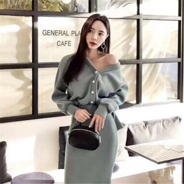 CM-SF082908 Women Seoul Style Autumn Single-Breasted Top With Fishtail Long Skirt - Set