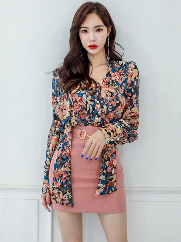 CM-SF093029 Women Charming Seoul Style V-Neck Floral Blouse With Skinny Mini Skirt - Set
