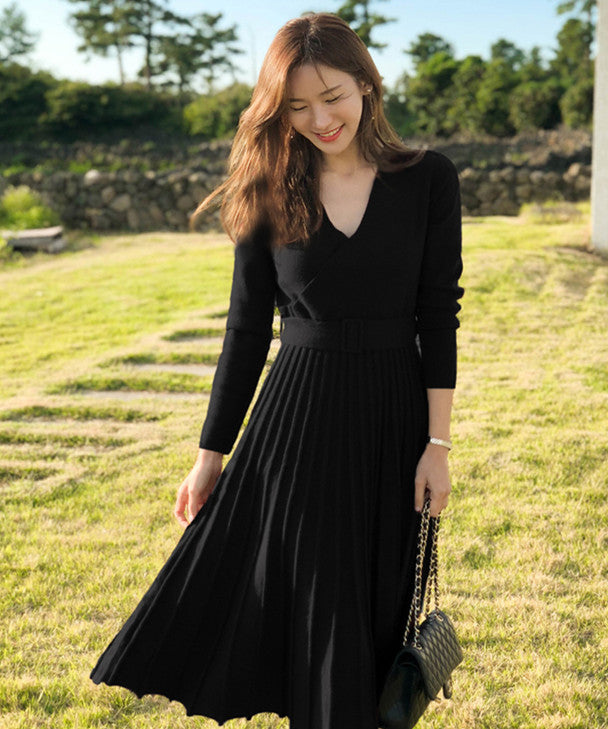 CM-DF112610 Women Preppy Seoul Style Long Sleeve V-Neck Pleated Knitting Midi Dress - Black