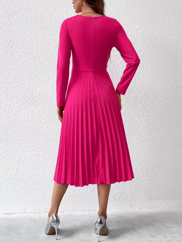 CM-DS121286 Women Elegant Seoul Style Sleeveless Notched Neckline Pleated Hem Dress
