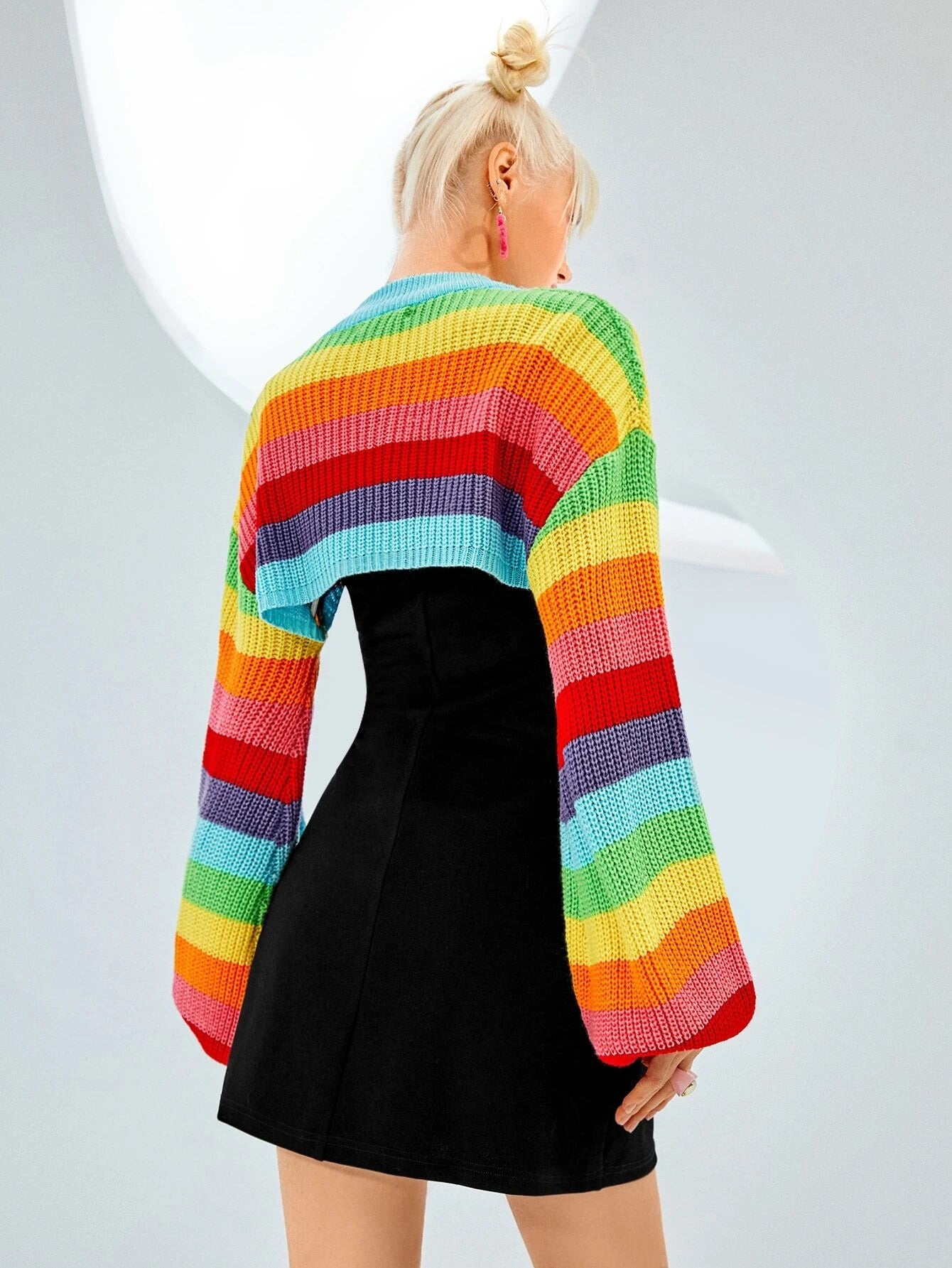 CM-CS337111 Women Casual Seoul Style Rainbow Striped Pattern Lantern Sleeve Shrug Sweater