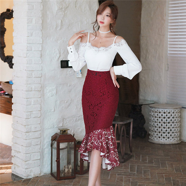 CM-SF122328 Women Charming Seoul Style Boat Neck Blouse With Fishtail Lace Skirt - Set