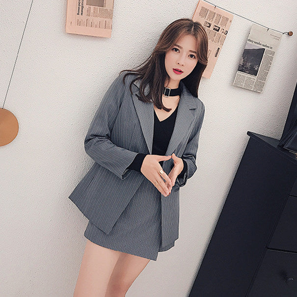 CM-SF010602 Women Casual Seoul Style Tailored Collar Stripes Short Leisure Suits - Set