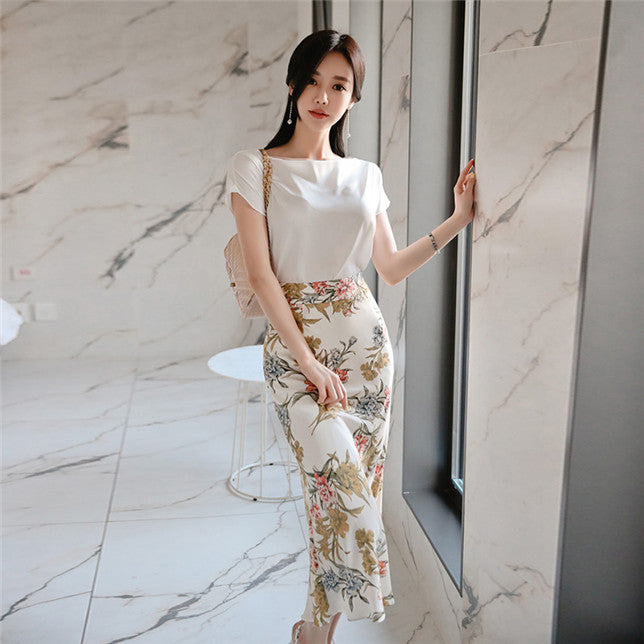 CM-SF050328 Women Casual Seoul Style Round Neck Blouse With Floral Fishtail Skirt - Set