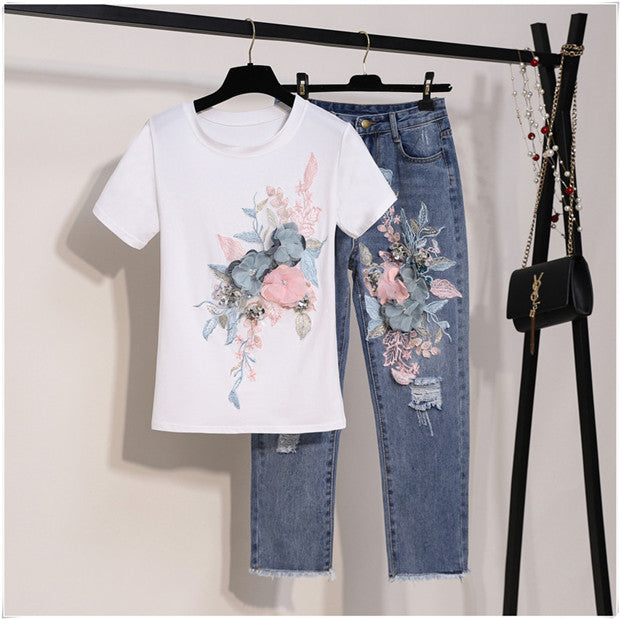 CM-SF071009 Women Casual Seoul Style White Floral Embroidery T-Shirt With Ninth Jeans - Set