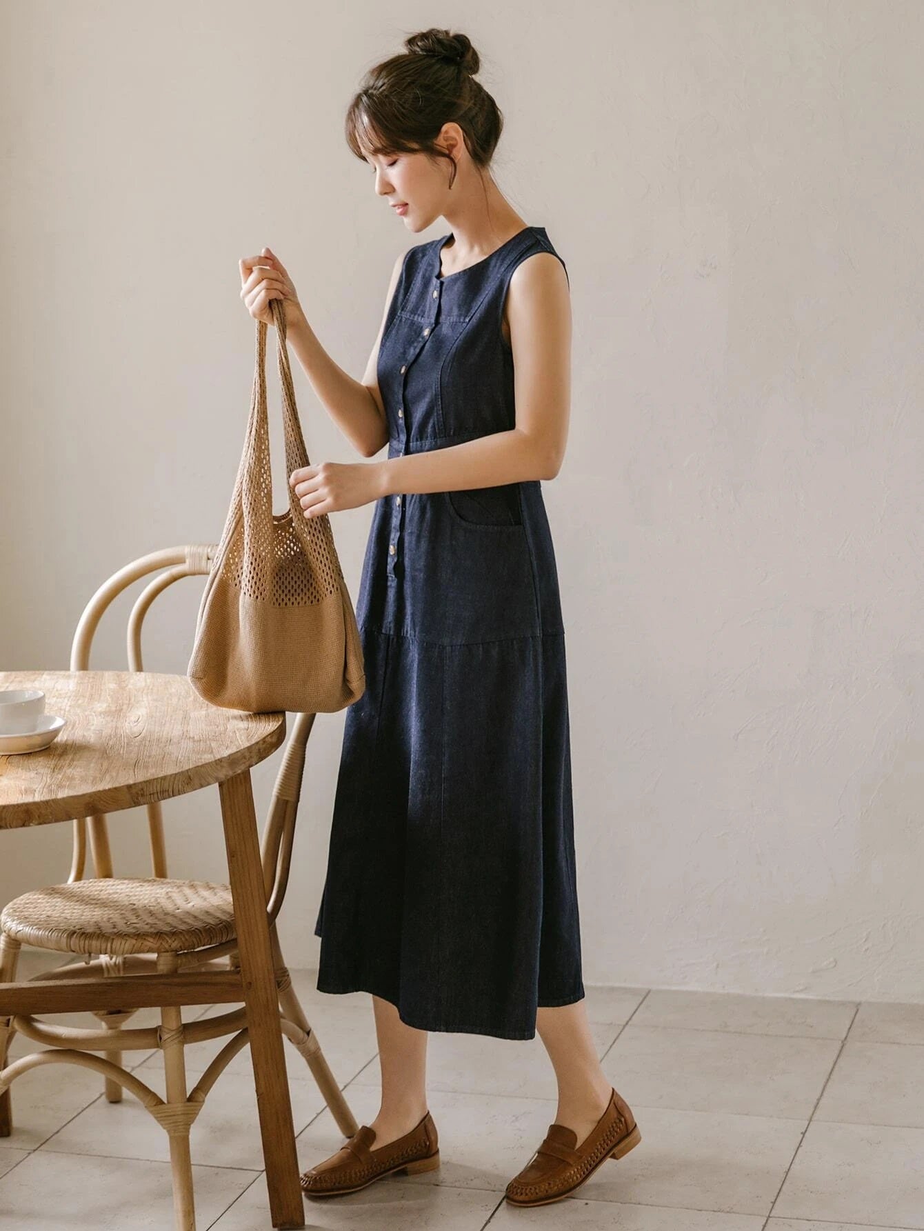 CM-DS916960 Women Casual Seoul Style Sleeveless Solid Button Front Denim Dress