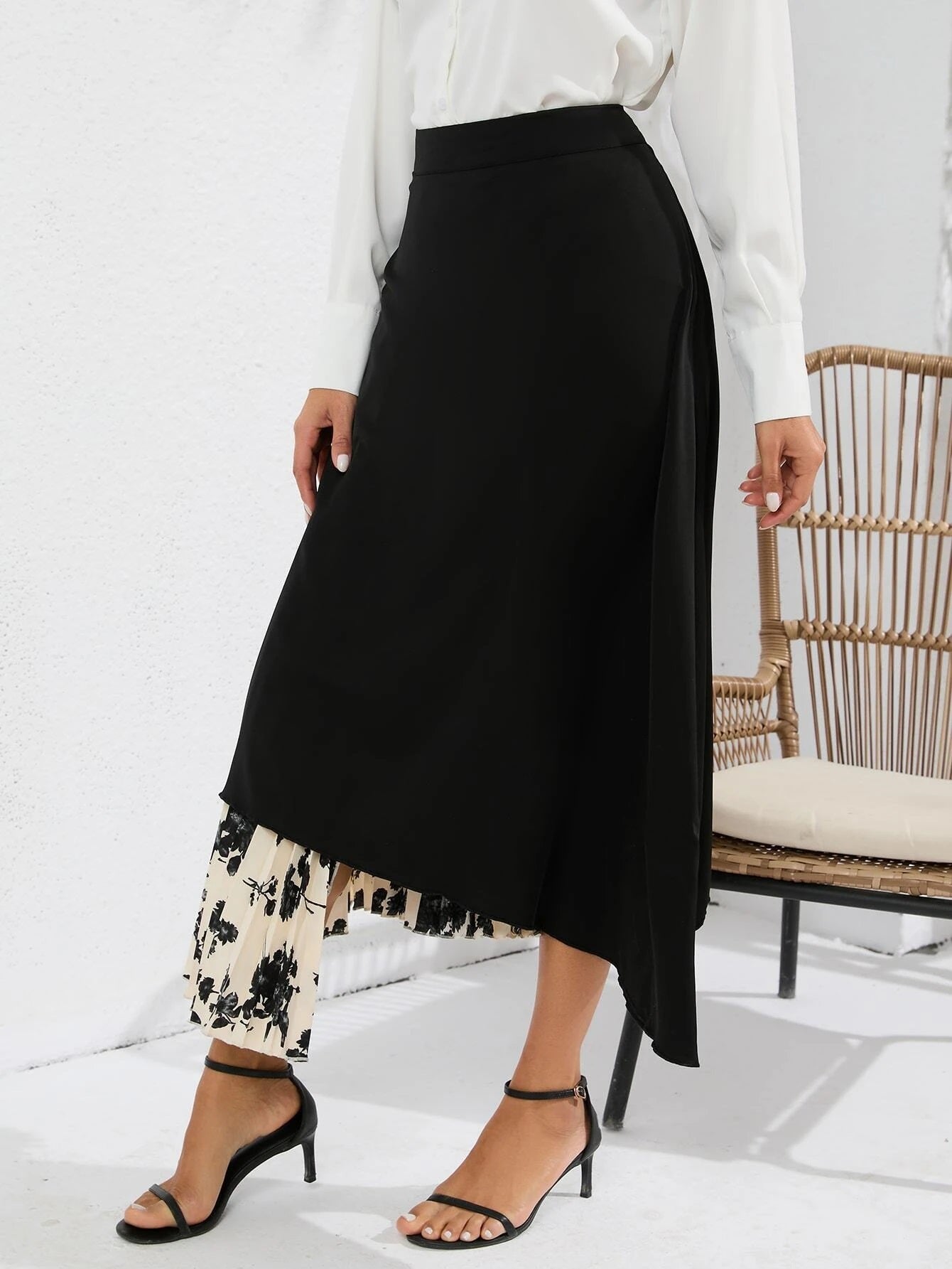 CM-BS580807 Women Trendy Bohemian Style Floral Print Asymmetrical Hem Skirt - Black