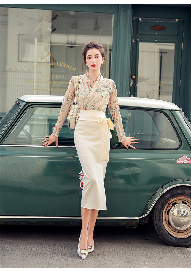 CM-SF092112 Women Charming Seoul Style V-Neck Floral Blouse With Split Long Skirt - Set