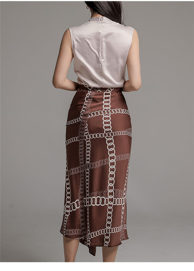 CM-SF110916 Women Casual Seoul Style V-Neck Blouse With Chain Printings Long Skirt - Set