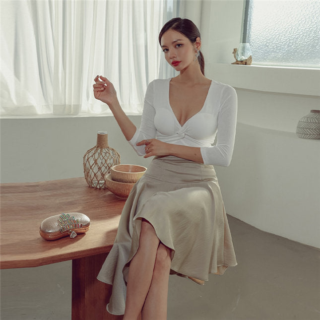 CM-SF031202 Women Casual Seoul Style Twisted V-Neck T-Shirt With Flouncing A-Line Skirt - Set