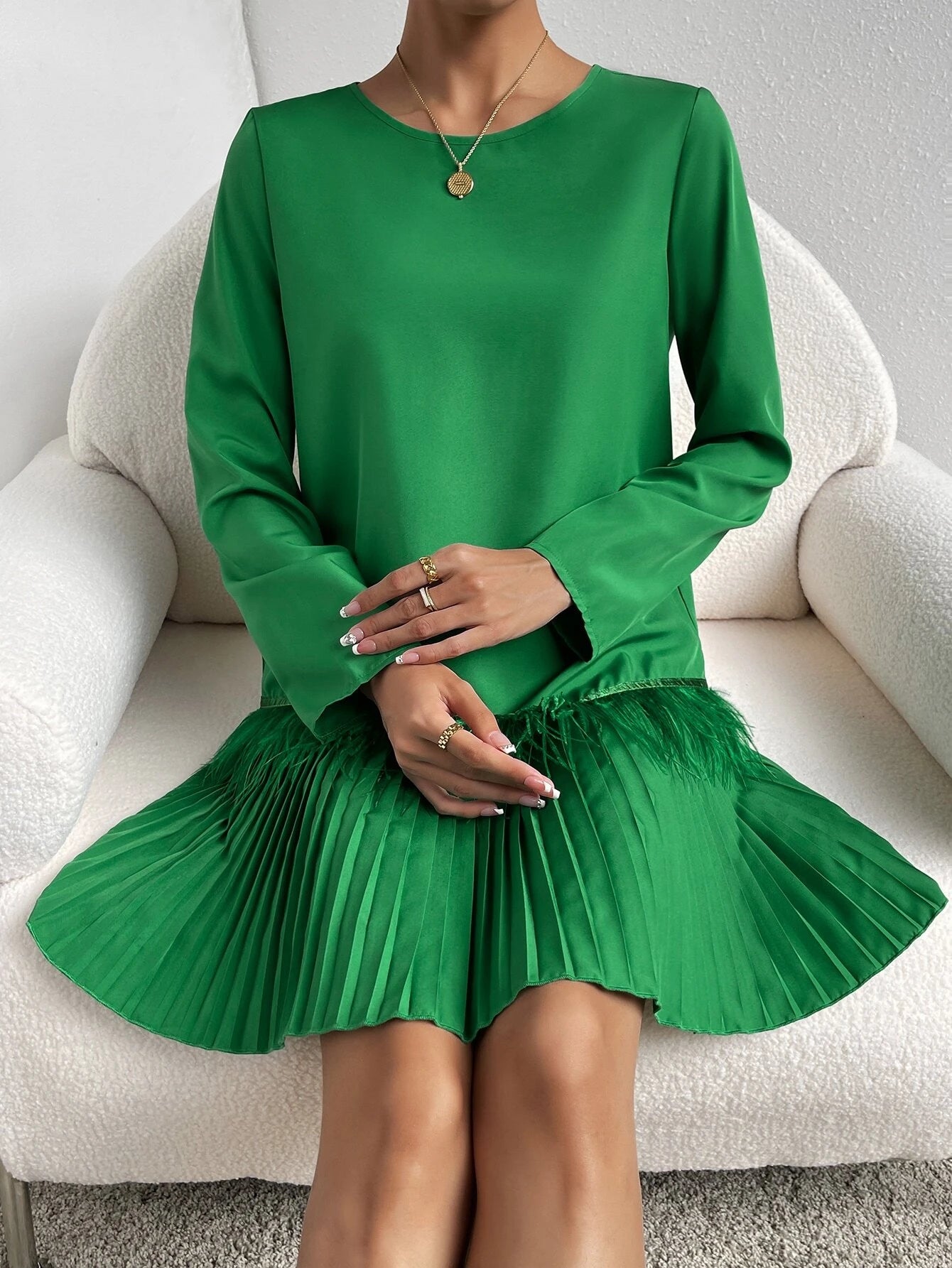 CM-DS477927 Women Casual Seoul Style Contrast Fuzzy Trim Pleated Hem Dress - Green