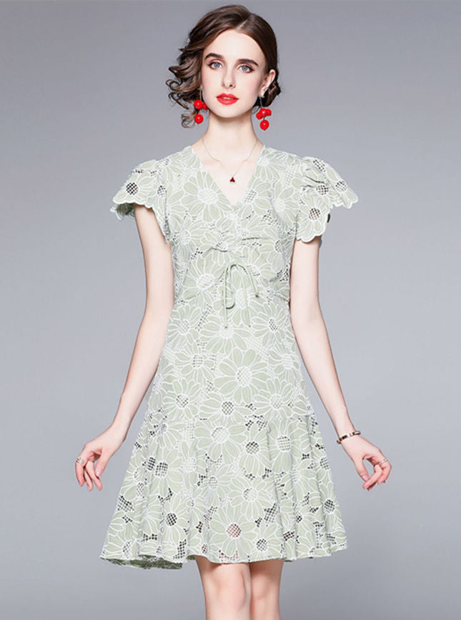 CM-DF030104 Women Retro European Style V-Neck Lace Floral Hollow Out A-Line Dress